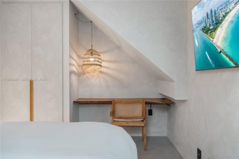 Townhouse in Miami Beach, Florida 3 bedrooms, 120.77 sq.m. № 2026286 - photo 23