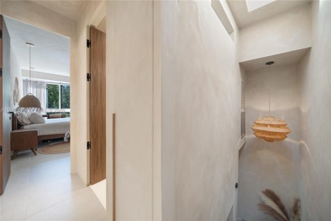 Townhouse in Miami Beach, Florida 3 bedrooms, 120.77 sq.m. № 2026286 - photo 13