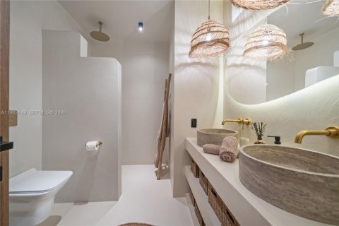 Townhouse in Miami Beach, Florida 3 bedrooms, 120.77 sq.m. № 2026286 - photo 19