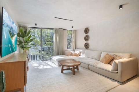 Townhouse in Miami Beach, Florida 3 bedrooms, 120.77 sq.m. № 2026286 - photo 3