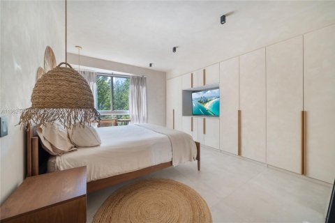 Townhouse in Miami Beach, Florida 3 bedrooms, 120.77 sq.m. № 2026286 - photo 15