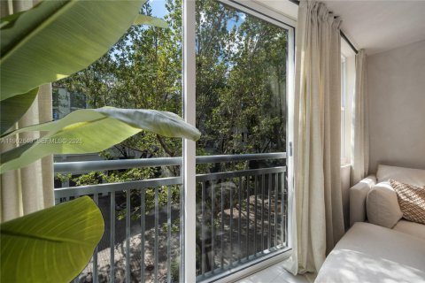 Townhouse in Miami Beach, Florida 3 bedrooms, 120.77 sq.m. № 2026286 - photo 7