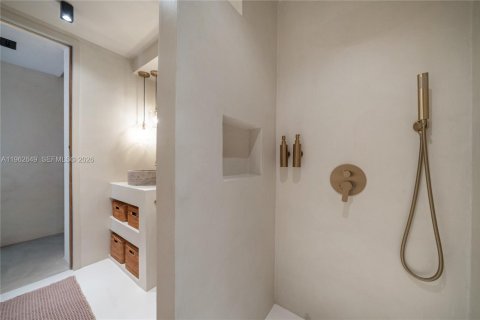 Townhouse in Miami Beach, Florida 3 bedrooms, 120.77 sq.m. № 2026286 - photo 30