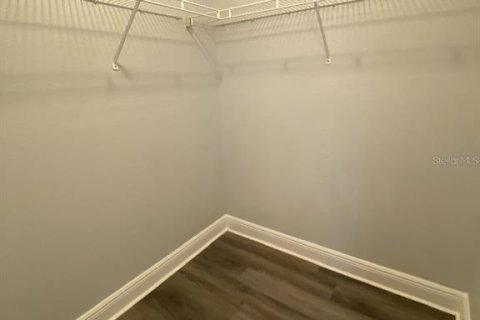Condo in Orlando, Florida, 2 bedrooms № 2393853 - photo 10