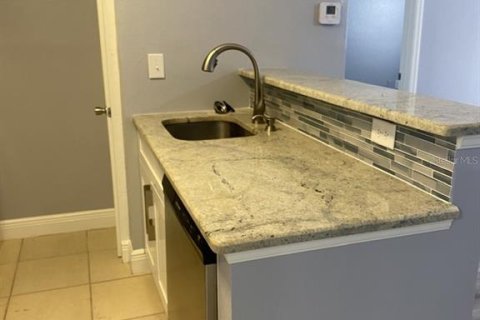 Condo in Orlando, Florida, 2 bedrooms № 2393853 - photo 4