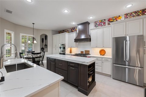 House in Windermere, Florida 4 bedrooms, 336.03 sq.m. № 1914435 - photo 14