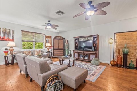 House in Hernando Beach, Florida 3 bedrooms, 156.08 sq.m. № 1903473 - photo 26