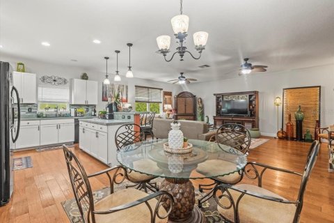 House in Hernando Beach, Florida 3 bedrooms, 156.08 sq.m. № 1903473 - photo 14