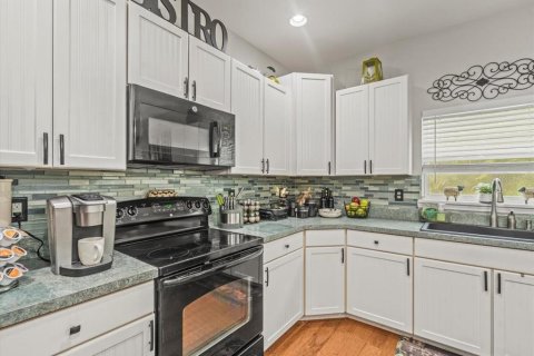 House in Hernando Beach, Florida 3 bedrooms, 156.08 sq.m. № 1903473 - photo 24