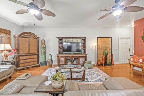 House in Hernando Beach, Florida 3 bedrooms, 156.08 sq.m. № 1903473 - photo 27