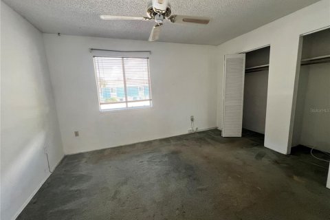 Townhouse in Saint Petersburg, Florida 2 bedrooms, 91.97 sq.m. № 1341929 - photo 17