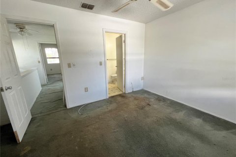 Townhouse in Saint Petersburg, Florida 2 bedrooms, 91.97 sq.m. № 1341929 - photo 19