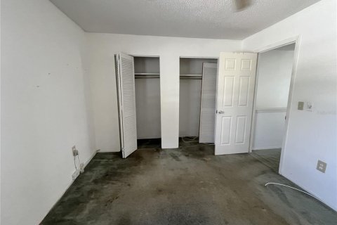 Townhouse in Saint Petersburg, Florida 2 bedrooms, 91.97 sq.m. № 1341929 - photo 18