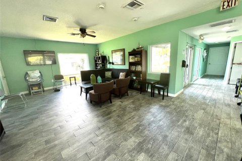Townhouse in Saint Petersburg, Florida 2 bedrooms, 91.97 sq.m. № 1341929 - photo 29