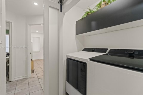 Купить виллу или дом в Майами, Флорида 3 спальни, 168.9м2, № 2085427 - фото 22