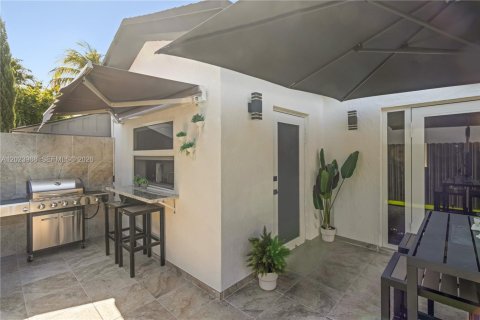 Купить виллу или дом в Майами, Флорида 3 спальни, 168.9м2, № 2085427 - фото 7