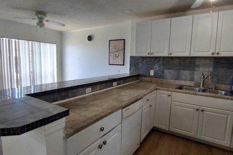 Condo in Clearwater, Florida, 3 bedrooms  № 2216047 - photo 4