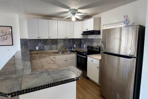 Condo in Clearwater, Florida, 3 bedrooms  № 2216047 - photo 3