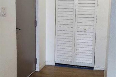Condo in Clearwater, Florida, 3 bedrooms  № 2216047 - photo 7