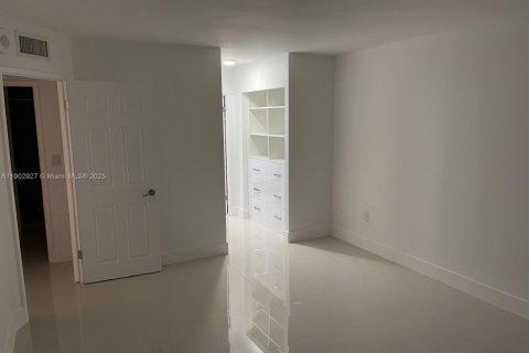 Copropriété à vendre à Aventura, Floride: 2 chambres, 113.34 m2 № 1956438 - photo 17