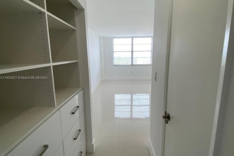 Copropriété à vendre à Aventura, Floride: 2 chambres, 113.34 m2 № 1956438 - photo 19