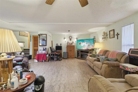 House in Brooksville, Florida 2 bedrooms, 127.46 sq.m. № 1717993 - photo 11