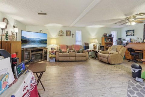 House in Brooksville, Florida 2 bedrooms, 127.46 sq.m. № 1717993 - photo 12