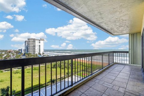 Condo in Ormond Beach, Florida, 2 bedrooms  № 2381357 - photo 7
