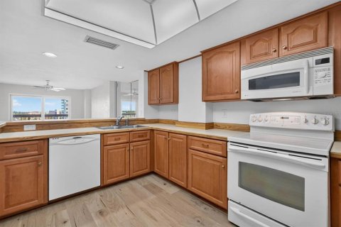 Condo in Ormond Beach, Florida, 2 bedrooms  № 2381357 - photo 11
