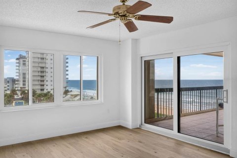 Condo in Ormond Beach, Florida, 2 bedrooms  № 2381357 - photo 18