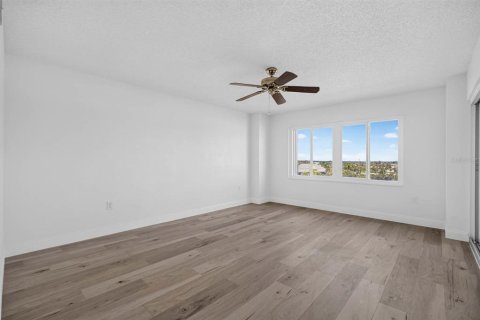 Condo in Ormond Beach, Florida, 2 bedrooms  № 2381357 - photo 14