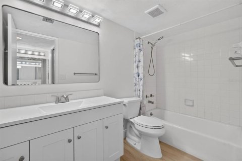 Condo in Ormond Beach, Florida, 2 bedrooms  № 2381357 - photo 21