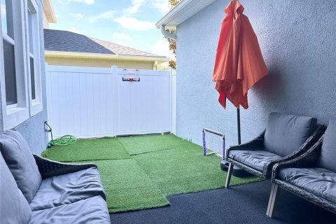Townhouse in Winter Garden, Florida 4 bedrooms, 190.64 sq.m. № 2378099 - photo 16