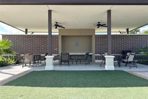 Townhouse in Winter Garden, Florida 4 bedrooms, 190.64 sq.m. № 2378099 - photo 24