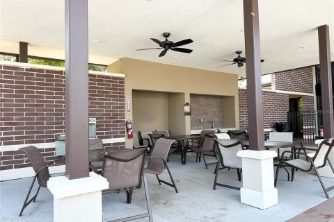 Townhouse in Winter Garden, Florida 4 bedrooms, 190.64 sq.m. № 2378099 - photo 28