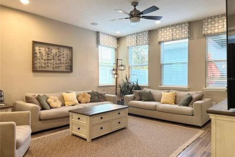 Townhouse in Winter Garden, Florida 4 bedrooms, 190.64 sq.m. № 2378099 - photo 4