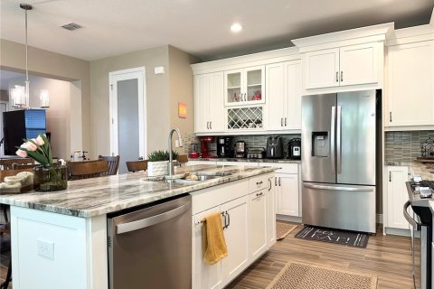 Townhouse in Winter Garden, Florida 4 bedrooms, 190.64 sq.m. № 2378099 - photo 20