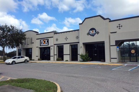 Immobilier commercial à vendre à Kissimmee, Floride: 836.12 m2 № 1411457 - photo 2