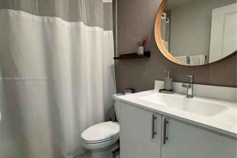 Townhouse in Doral, Florida 3 bedrooms, 196.58 sq.m. № 1951820 - photo 12