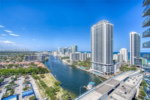 Copropriété à vendre à Hallandale Beach, Floride: 2 chambres, 96.34 m2 № 2042242 - photo 5
