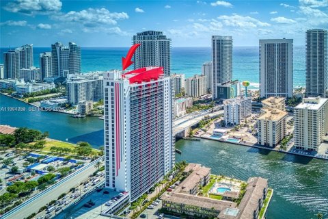Copropriété à vendre à Hallandale Beach, Floride: 2 chambres, 96.34 m2 № 2042242 - photo 3