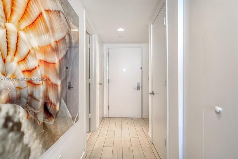 Copropriété à vendre à Hallandale Beach, Floride: 2 chambres, 96.34 m2 № 2042242 - photo 9