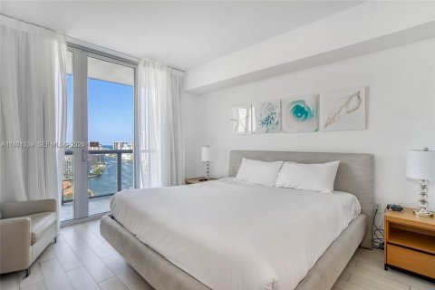 Copropriété à vendre à Hallandale Beach, Floride: 2 chambres, 96.34 m2 № 2042242 - photo 21