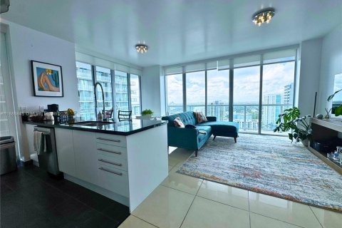 Condo in Miami, Florida, 2 bedrooms  № 1933525 - photo 6