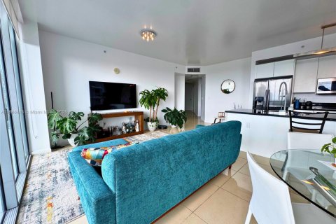 Condo in Miami, Florida, 2 bedrooms  № 1933525 - photo 2