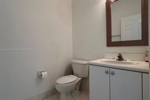 Adosado en venta en Miami, Florida, 3 dormitorios, 155.15 m2 № 1936661 - foto 11