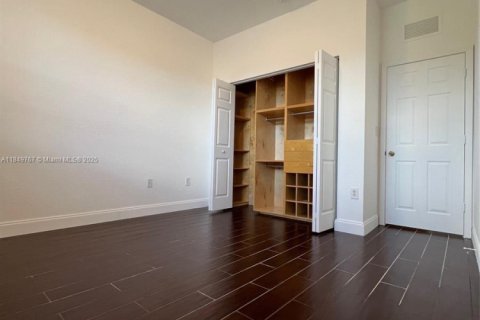 Adosado en venta en Miami, Florida, 3 dormitorios, 155.15 m2 № 1936661 - foto 21