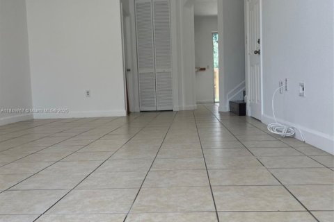 Adosado en venta en Miami, Florida, 3 dormitorios, 155.15 m2 № 1936661 - foto 4