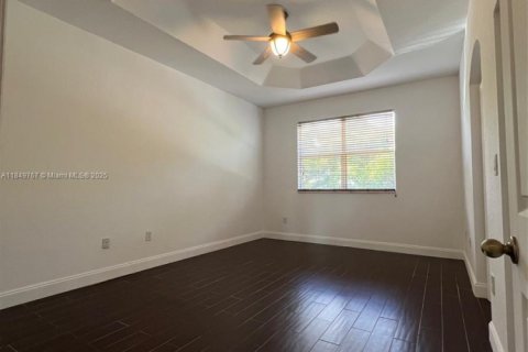 Adosado en venta en Miami, Florida, 3 dormitorios, 155.15 m2 № 1936661 - foto 15