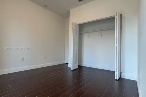 Adosado en venta en Miami, Florida, 3 dormitorios, 155.15 m2 № 1936661 - foto 24